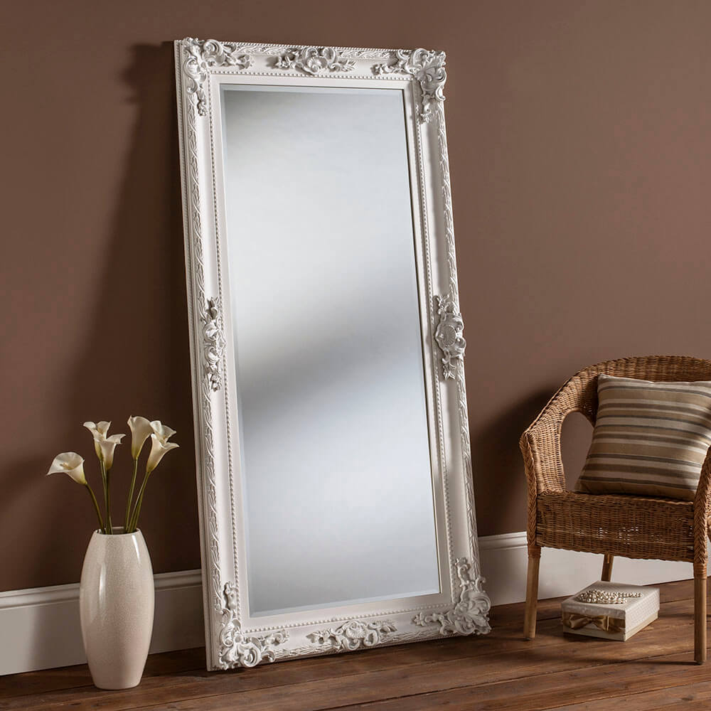 YG 137 white full-length MirrorZone